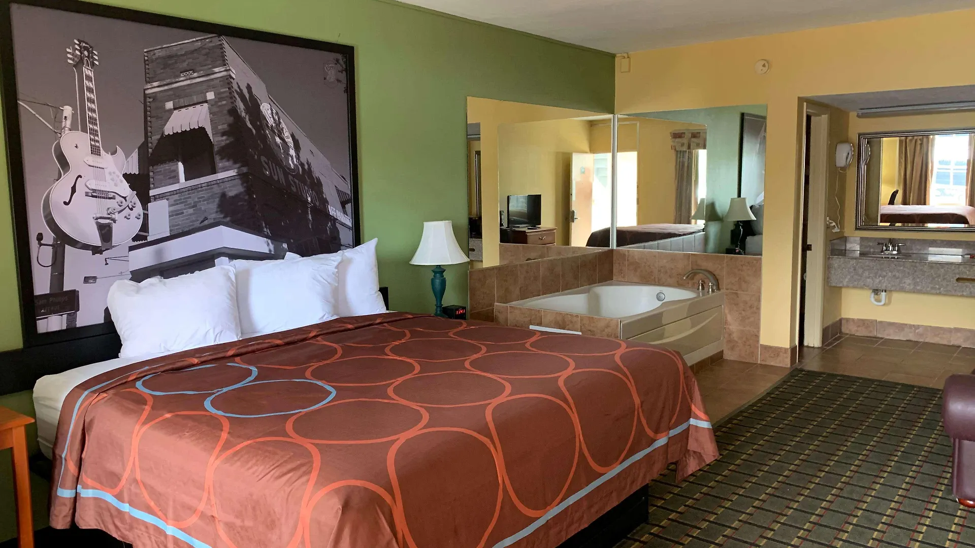Hotel Super 8 By Wyndham Nashville Near Downtown / I-40