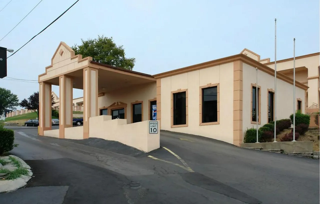 Super 8 By Wyndham Nashville Near Downtown / I-40 Hotel